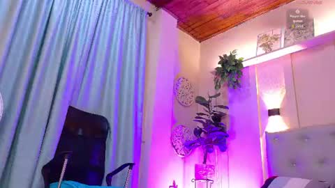 Snapshot of chloerossee chatting on 06-20-26, 07:16 Chloe rosse online show from 06-20-26, 07:16