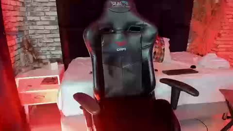 .. Chloe .. online show from 03-18-26, 11:19