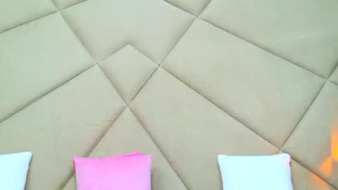 Chloe Vee online show from 06-01-26, 04:58