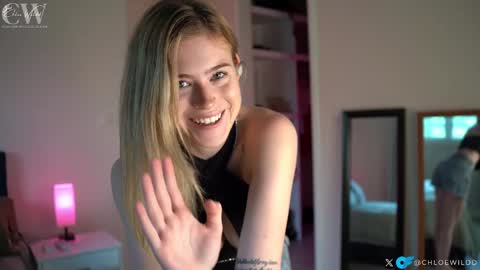 Snapshot of chloewildd chatting on 01-13-25, 05:23 Chloe online show from 01-13-25, 05:23