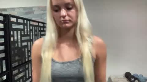 Snapshot of chloexbabe chatting on 01-18-26, 05:00 Chloe Babe online show from 01-18-26, 05:00