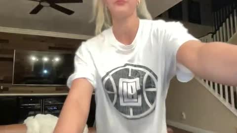 Snapshot of chloexbabe chatting on 02-22-26, 06:13 Chloe Babe online show from 02-22-26, 06:13