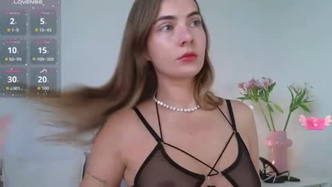 Snapshot of chloi_hes chatting on 09-16-25, 09:43 chloi_hes online show from 09-16-25, 09:43