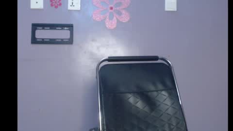 ESTHER online show from 02-18-25, 04:37