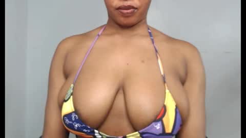 ESTHER online show from 10-18-25, 04:19