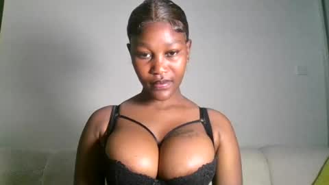 chocolate_divaa online show from 07-28-26, 12:23