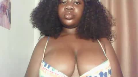 chocolateassgirl61 online show from 09-26-25, 11:47