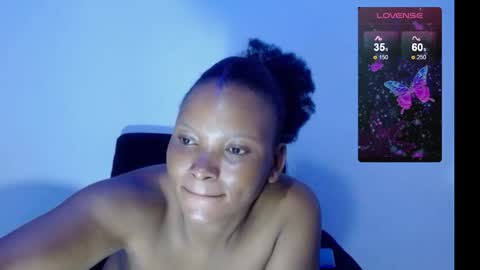Snapshot of chocolatemilkebony chatting on 01-19-25, 06:09 chocolatemilkebony online show from 01-19-25, 06:09