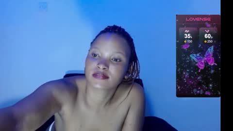 Snapshot of chocolatemilkebony chatting on 02-19-25, 08:52 chocolatemilkebony online show from 02-19-25, 08:52
