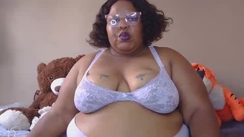 Snapshot of chocolovebbw1986 chatting on 09-11-25, 07:08 XSEXYBBW69 online show from 09-11-25, 07:08
