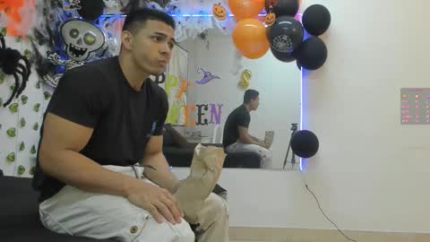 Snapshot of choreythaiylor chatting on 10-05-25, 02:26 Chorey Thaylor online show from 10-05-25, 02:26