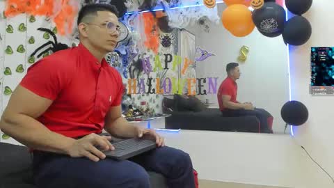 Snapshot of choreythaiylor chatting on 10-12-25, 04:28 Chorey Thaylor online show from 10-12-25, 04:28