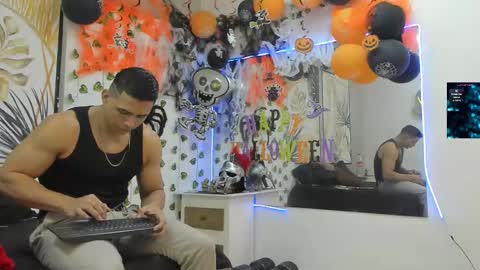 Snapshot of choreythaiylor chatting on 10-26-25, 01:06 Chorey Thaylor online show from 10-26-25, 01:06