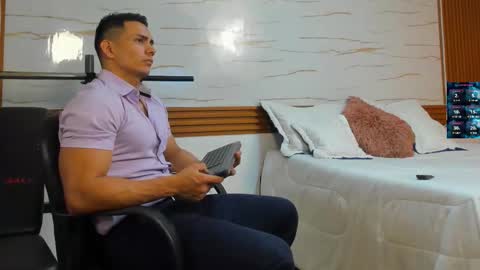 Snapshot of choreythaiylor chatting on 11-30-25, 04:11 Chorey Thaylor online show from 11-30-25, 04:11