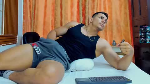 Snapshot of choreythaiylor chatting on 12-03-25, 01:42 Chorey Thaylor online show from 12-03-25, 01:42