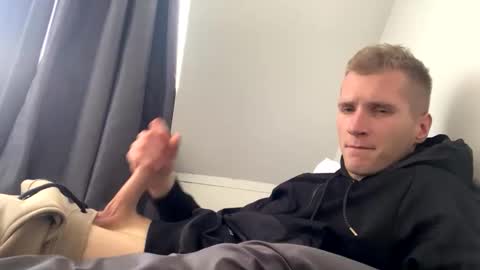 Johnny online show from 04-16-26, 12:28