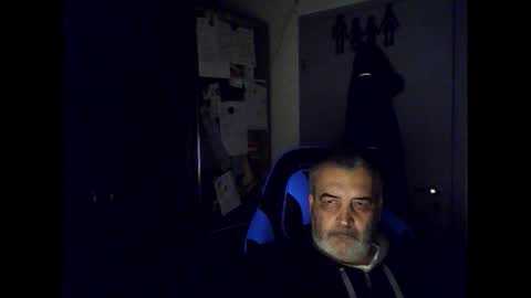 Snapshot of chris250268 chatting on 10-05-25, 02:32 Chris online show from 10-05-25, 02:32