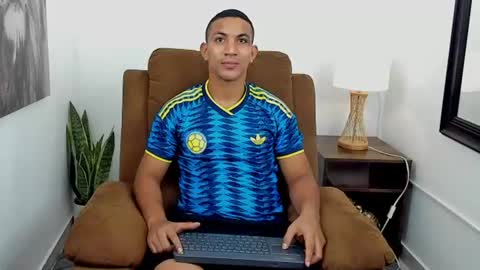 Snapshot of chris_arthus chatting on 07-16-26, 01:33 Chris online show from 07-16-26, 01:33