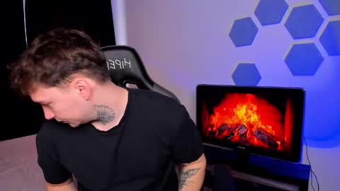 Chris Tyson online show from 12-22-25, 08:44