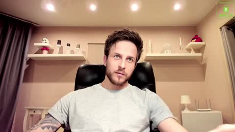 Snapshot of chriscarrey chatting on 01-12-25, 12:49 Chris online show from 01-12-25, 12:49