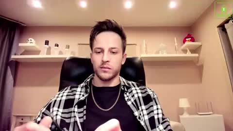 Snapshot of chriscarrey chatting on 02-15-25, 12:59 Chris online show from 02-15-25, 12:59