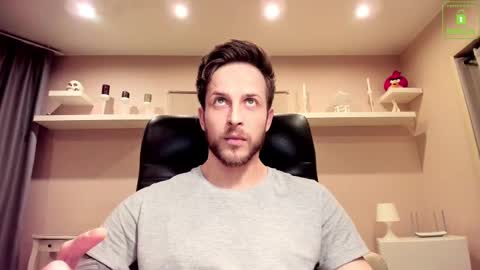 Snapshot of chriscarrey chatting on 03-12-25, 11:12 Chris online show from 03-12-25, 11:12