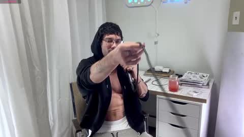 Content creator  artist online show from 11-18-25, 01:33