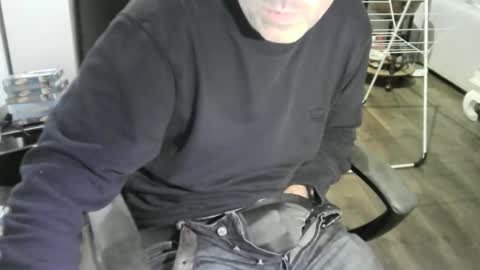 Snapshot of chrisprngr chatting on 11-16-25, 09:20 chrisprngr online show from 11-16-25, 09:20