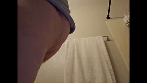 Snapshot of chrispycum chatting on 12-16-24, 03:30 Chris online show from 12-16-24, 03:30