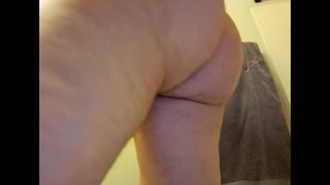 Snapshot of chrispycum chatting on 12-26-24, 04:32 Chris online show from 12-26-24, 04:32