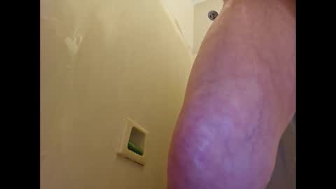 Snapshot of chrispycum chatting on 02-19-25, 03:06 Chris online show from 02-19-25, 03:06