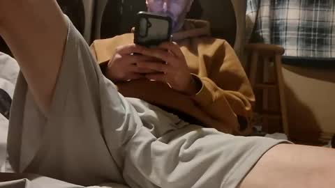 Snapshot of chrisqsqs2 chatting on 12-18-25, 01:00 chrisqsqs2 online show from 12-18-25, 01:00