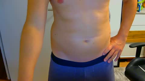Snapshot of chriss898989 chatting on 06-20-26, 06:54 chriss898989 online show from 06-20-26, 06:54