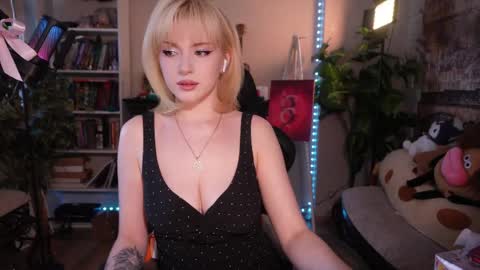 Snapshot of chriss_foxx chatting on 06-10-26, 03:44 chriss_foxx online show from 06-10-26, 03:44
