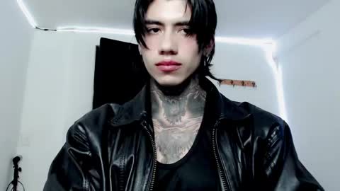 Snapshot of chriss_opp chatting on 01-27-25, 10:06 CHRIS  INDEPENT MODEL online show from 01-27-25, 10:06