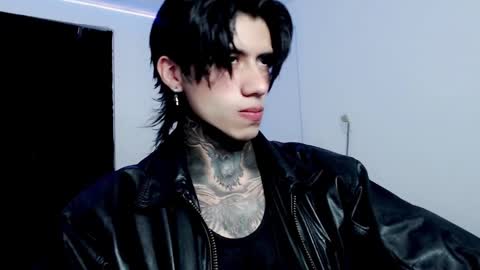 Snapshot of chriss_opp chatting on 02-18-25, 02:05 CHRIS  INDEPENT MODEL online show from 02-18-25, 02:05