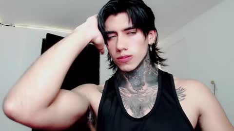 Snapshot of chriss_opp chatting on 02-18-25, 05:42 CHRIS  INDEPENT MODEL online show from 02-18-25, 05:42