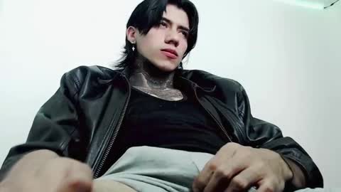 Snapshot of chriss_opp chatting on 03-10-25, 08:23 CHRIS  INDEPENT MODEL online show from 03-10-25, 08:23