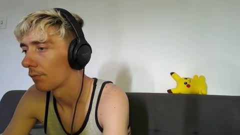 Christopher online show from 11-14-25, 01:32