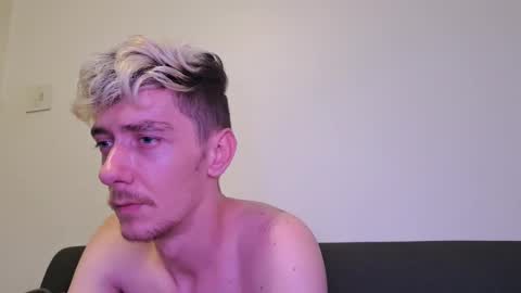 Christopher online show from 11-25-25, 07:47