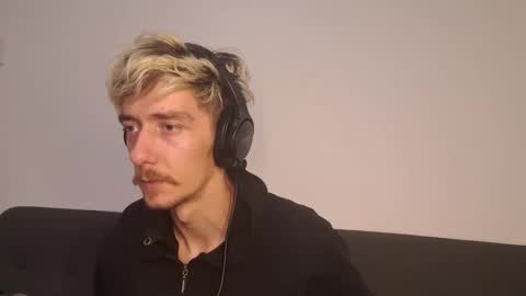 Christopher online show from 12-20-25, 06:37