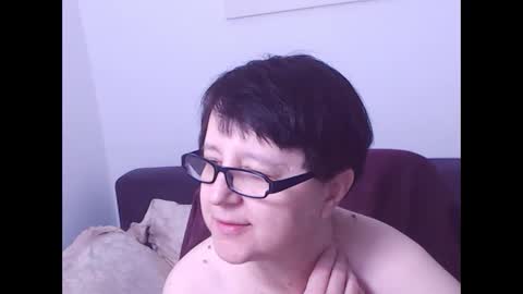 Snapshot of christarose chatting on 05-09-26, 11:54 Christa online show from 05-09-26, 11:54