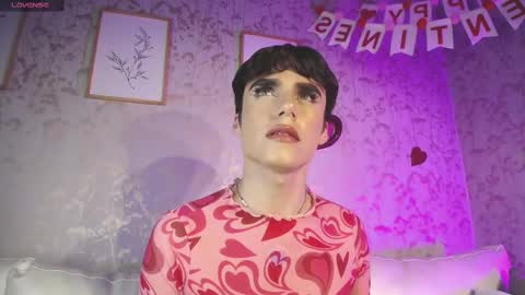 Snapshot of christianm_18 chatting on 02-12-25, 06:29 Chris online show from 02-12-25, 06:29
