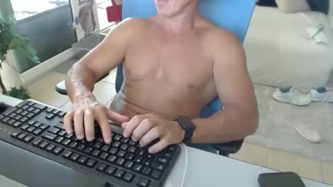 Michael USA online show from 04-24-26, 06:32