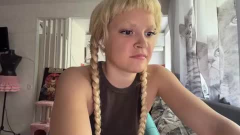 Snapshot of christiechorney chatting on 07-26-26, 10:11 christiechorney online show from 07-26-26, 10:11