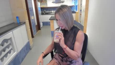 Snapshot of christiekroes chatting on 02-18-25, 10:03 Christiekroes online show from 02-18-25, 10:03