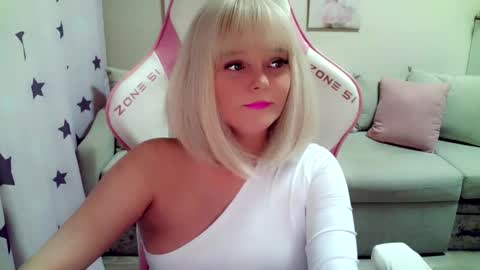Snapshot of christirose chatting on 02-08-26, 10:29 Christi online show from 02-08-26, 10:29