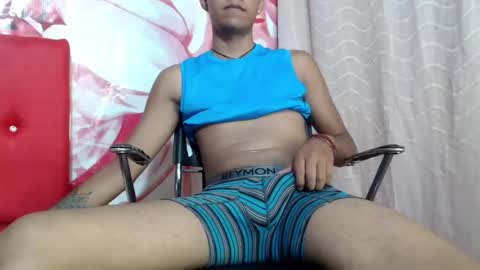 Snapshot of christofer_daddy chatting on 01-19-25, 03:29 CHRISTOFER online show from 01-19-25, 03:29