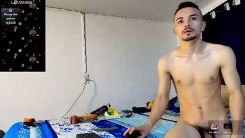 Snapshot of christopher__vans chatting on 06-22-26, 10:56 CHRISTOPHER online show from 06-22-26, 10:56