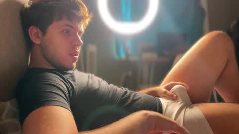 Christopher online show from 10-31-25, 06:47